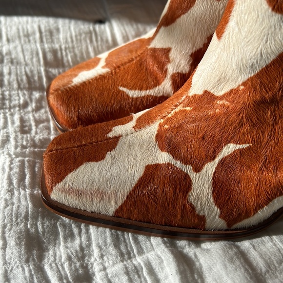 Women’s Booties - Picture 6 of 9